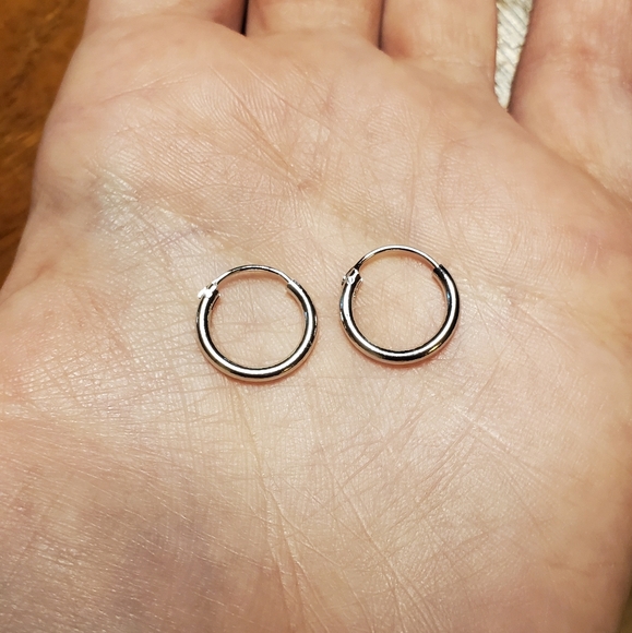 NWOT 13mm Mini Silver Hoop Earrings - Picture 7 of 8
